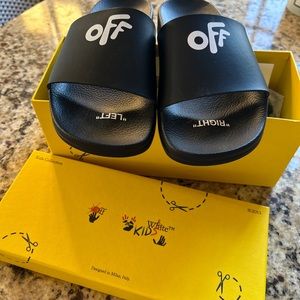 Size 36 US boys 4 new with box